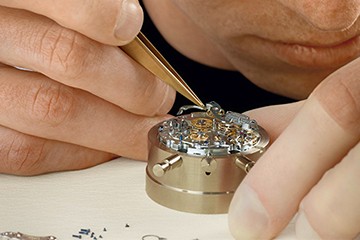 南昌欧米茄手表上满发条为什么不走